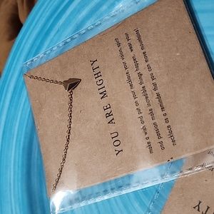 GOLD TRIANGLE NECKLACE WITH INSPIRATIONAL QUOTE